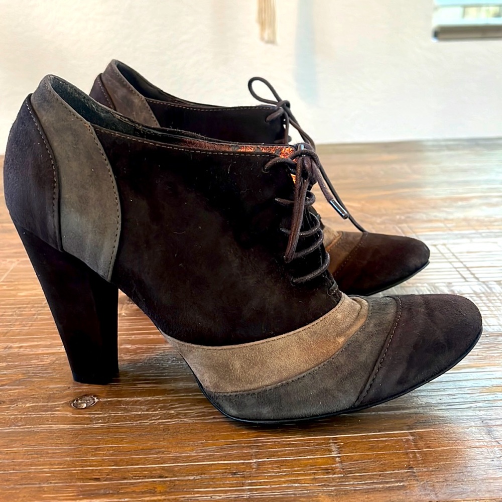 Un Deux Trois Women Short Heel Shoes